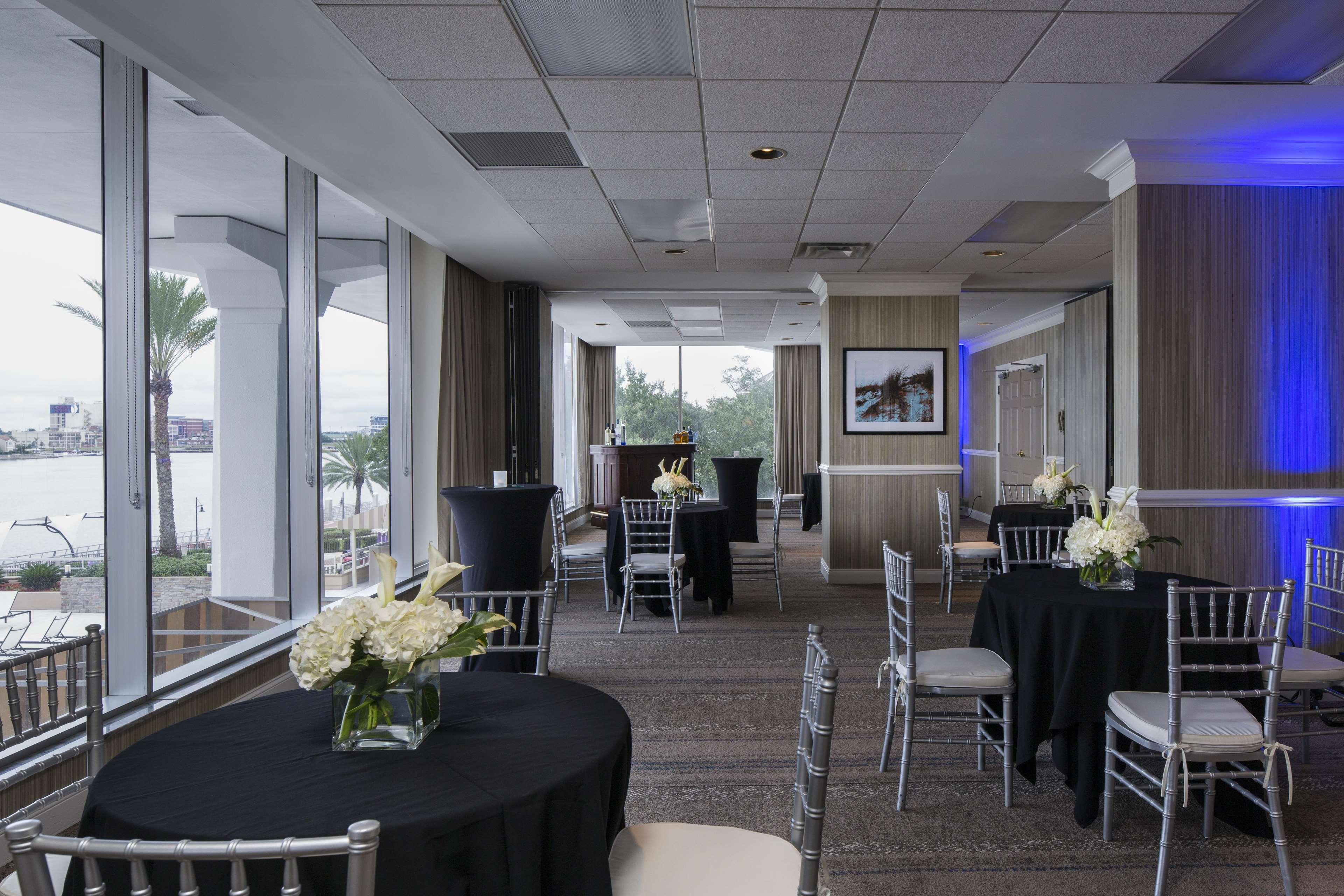Doubletree By Hilton Riverfront, Fl Hotel