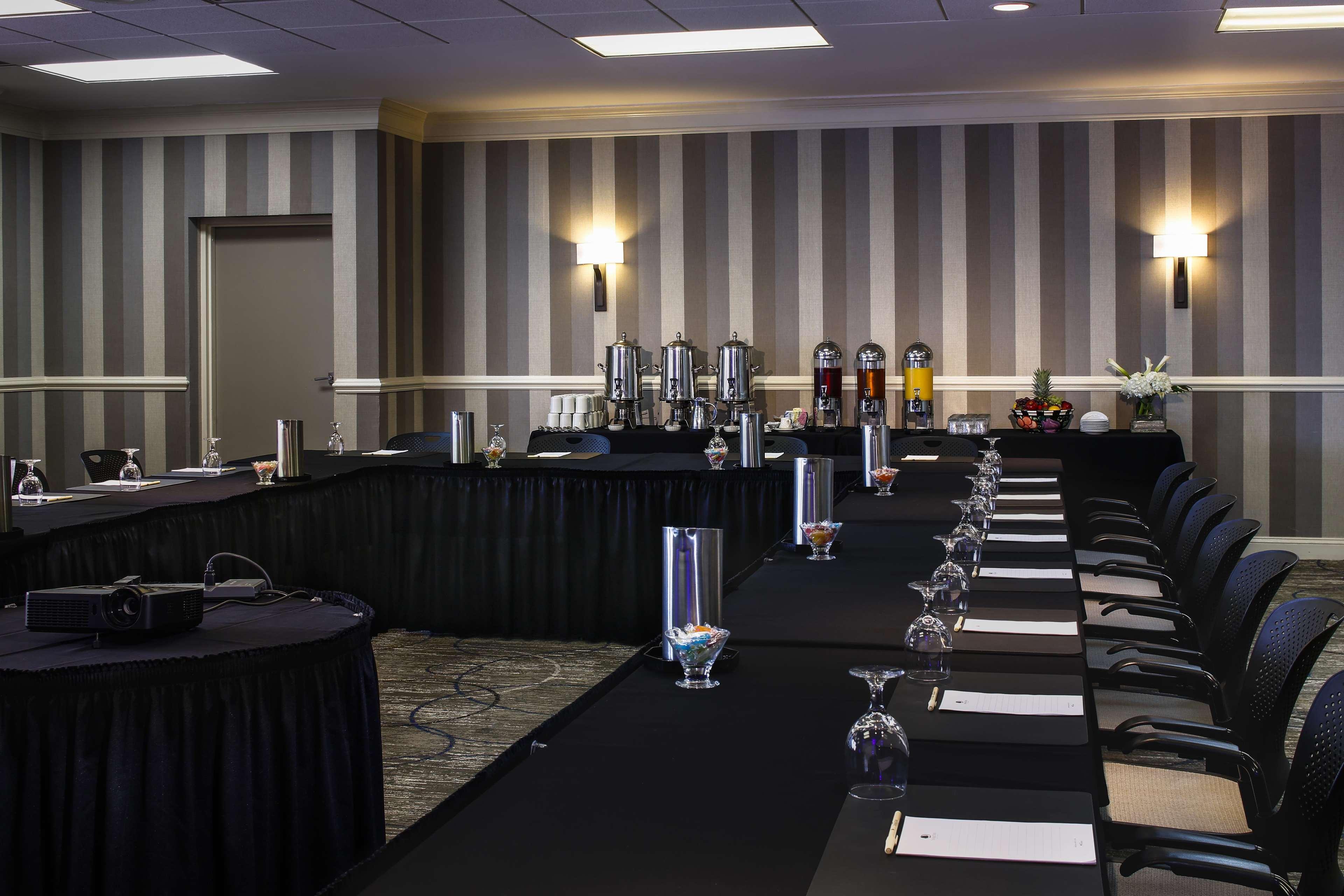 Doubletree By Hilton Riverfront, Fl 4*