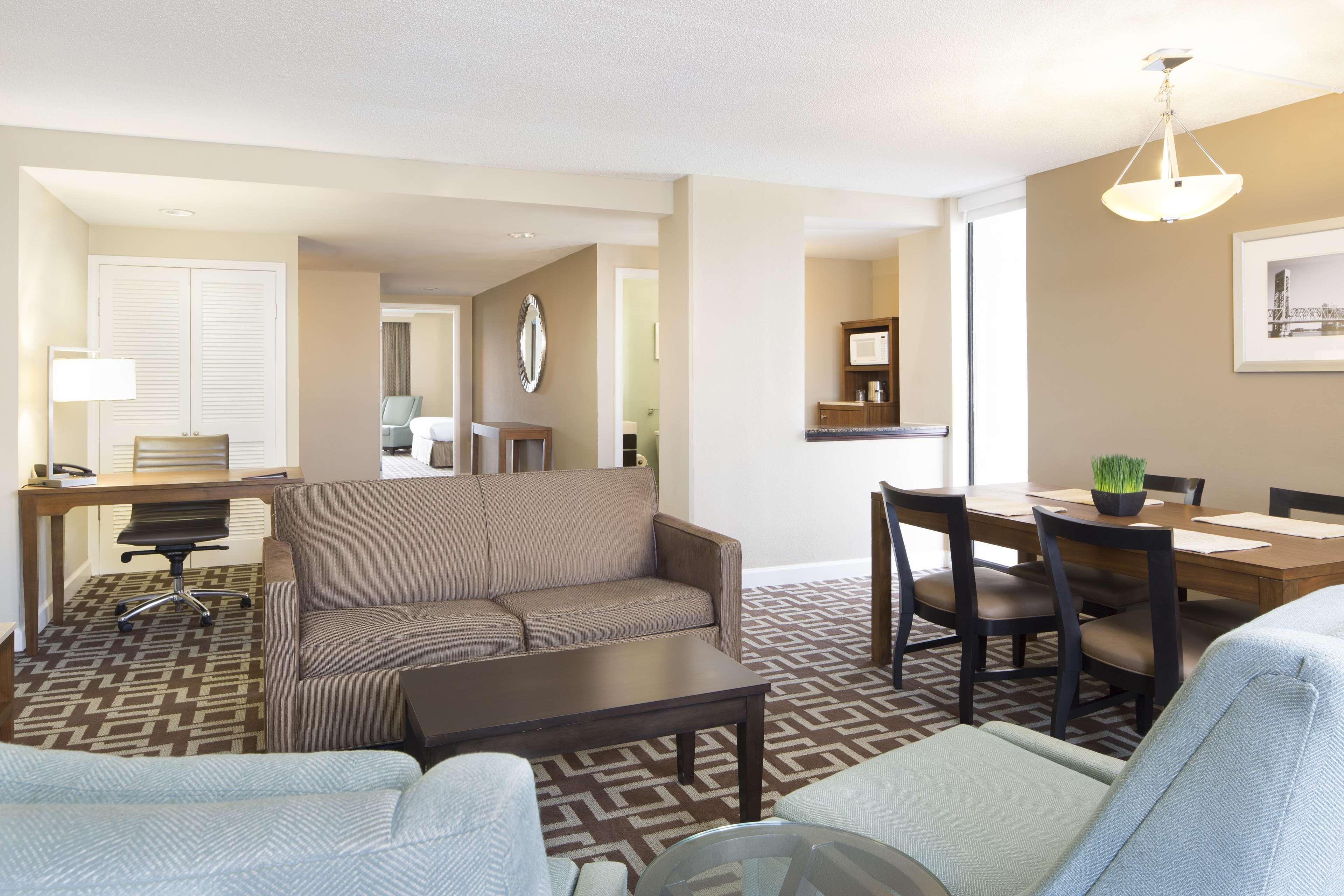 Hotel Doubletree By Hilton Riverfront, Fl
