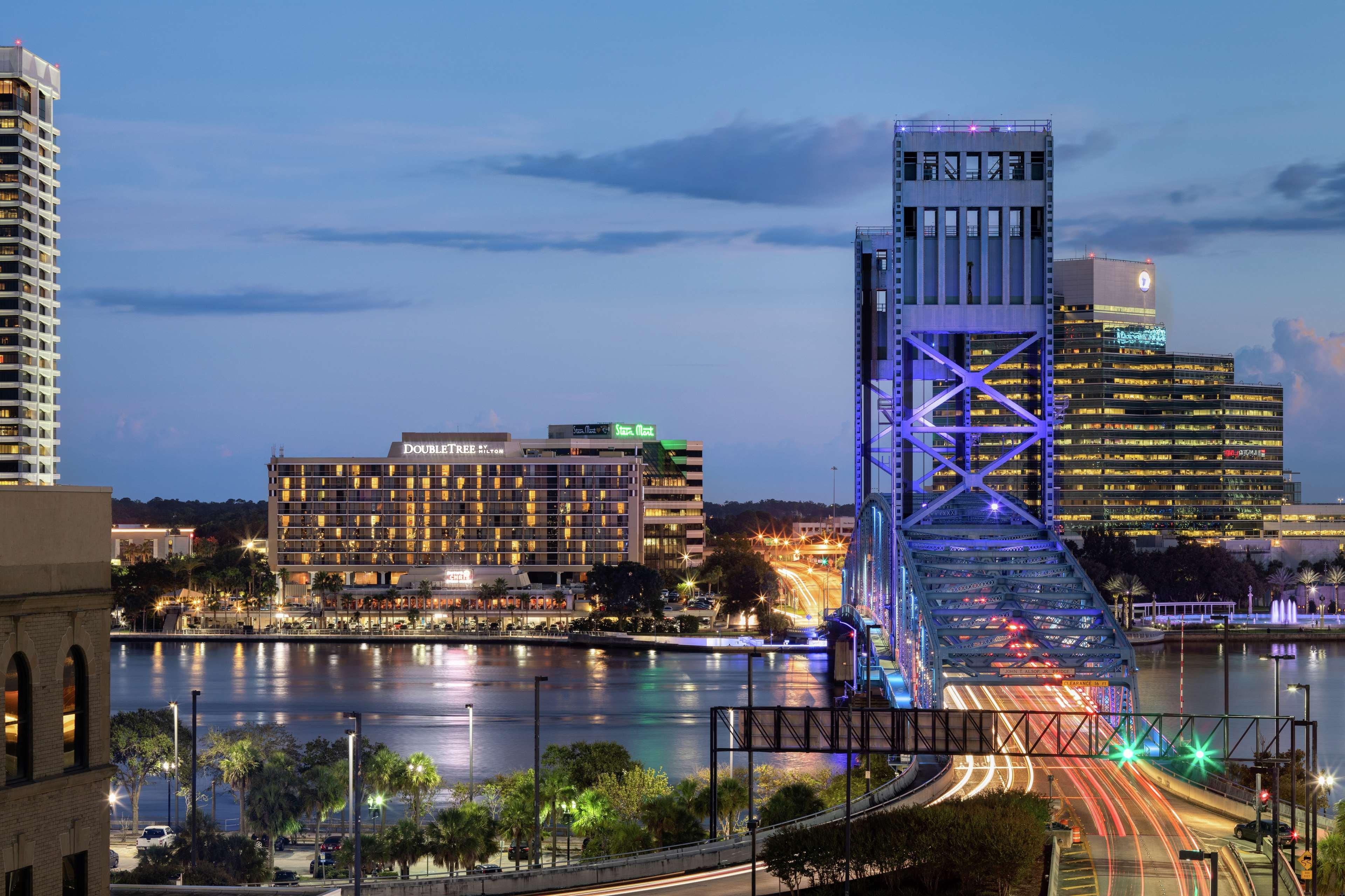Doubletree By Hilton Riverfront, Fl 4*