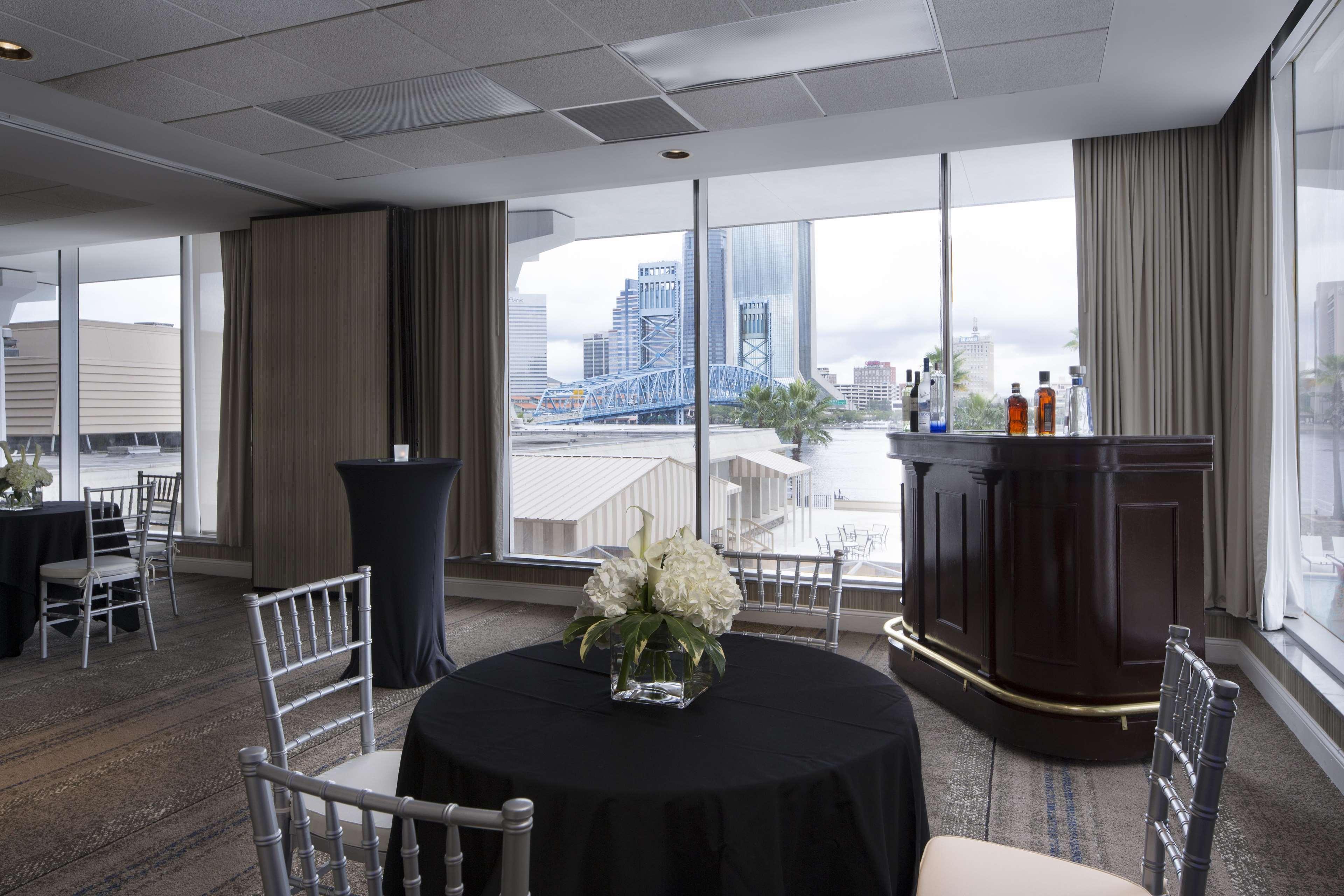 Doubletree By Hilton Riverfront, Fl 4*