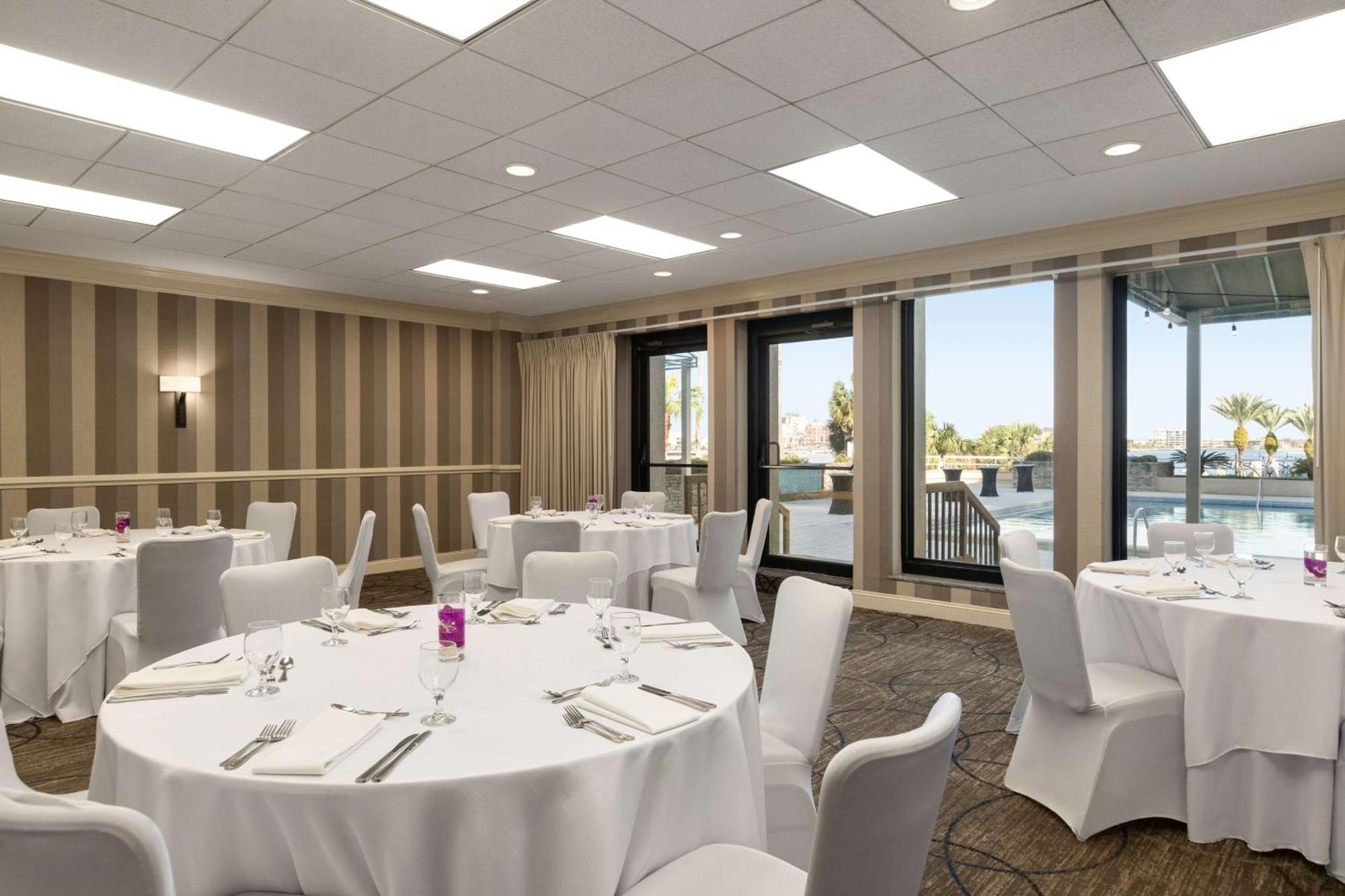 Hotel Doubletree By Hilton Riverfront, Fl