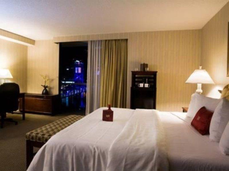 Doubletree By Hilton Riverfront, Fl Hotel 4*